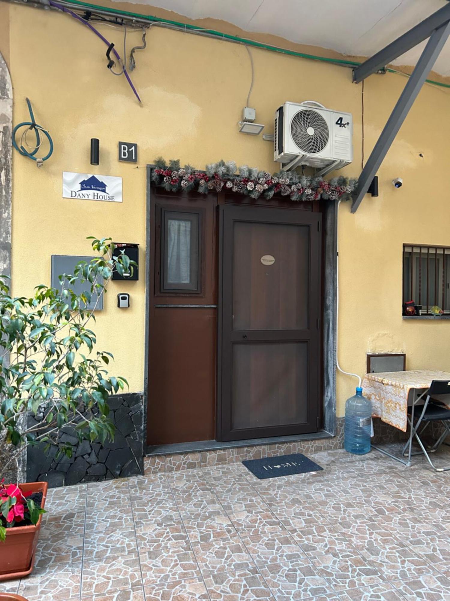 Dany House Apartment Catania Bagian luar foto