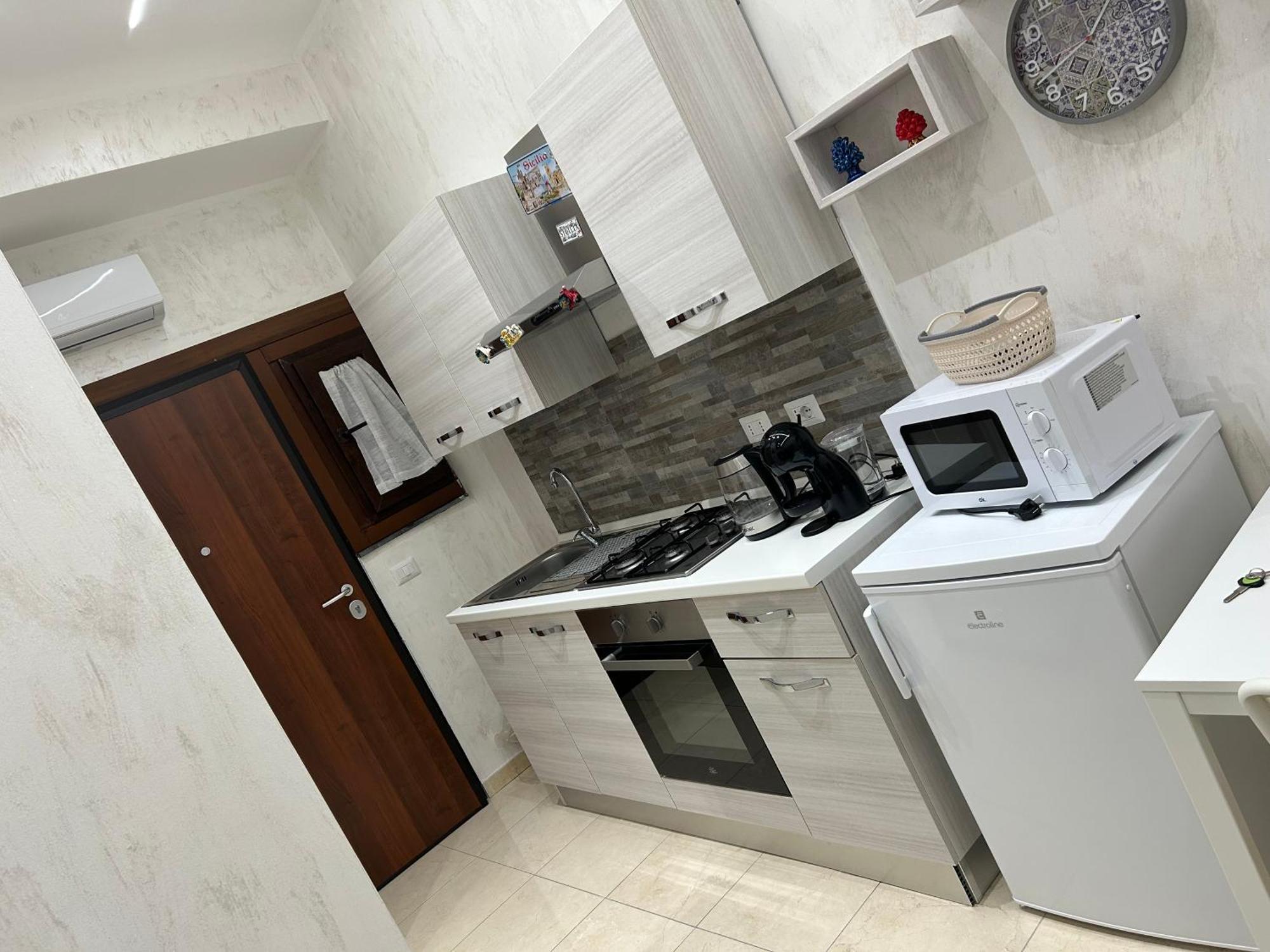 Dany House Apartment Catania Bagian luar foto